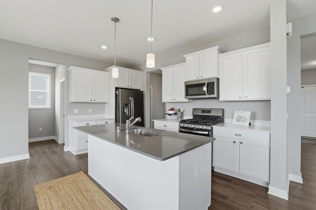 2107 Balsam Way, Lino Lakes, MN 55038