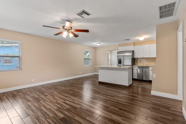 957 30th Street, West Palm Beach, FL 33407