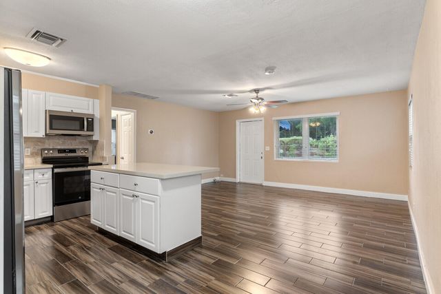 957 30th Street, West Palm Beach, FL 33407