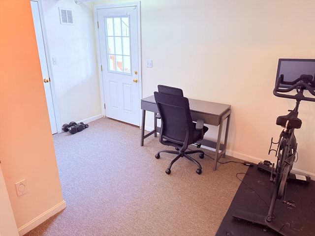 140 Stedman St 8, Chelmsford, MA 01824