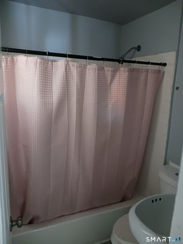 28 Crescent Street 2, Ansonia, CT 06401