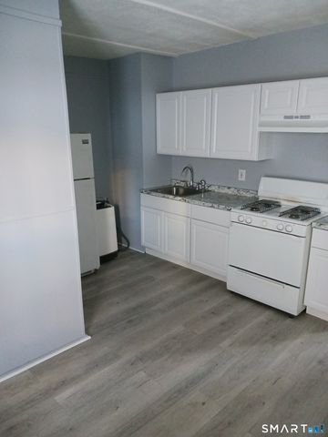 28 Crescent Street 2, Ansonia, CT 06401