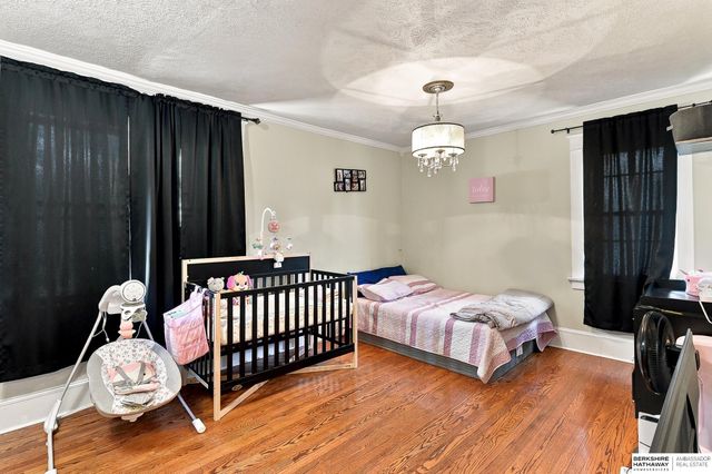 2352 S 35th Avenue, Omaha, NE 68105