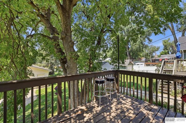 2352 S 35th Avenue, Omaha, NE 68105