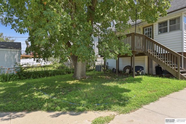2352 S 35th Avenue, Omaha, NE 68105