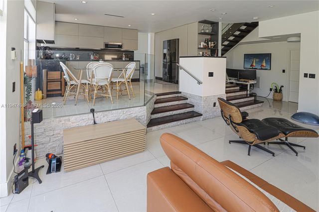 5901 NW 110th Ct, Doral, FL 33178