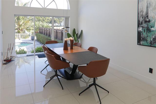 5901 NW 110th Ct, Doral, FL 33178