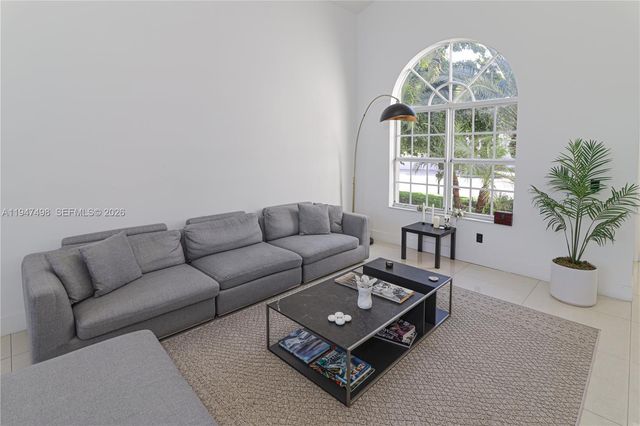 5901 NW 110th Ct, Doral, FL 33178