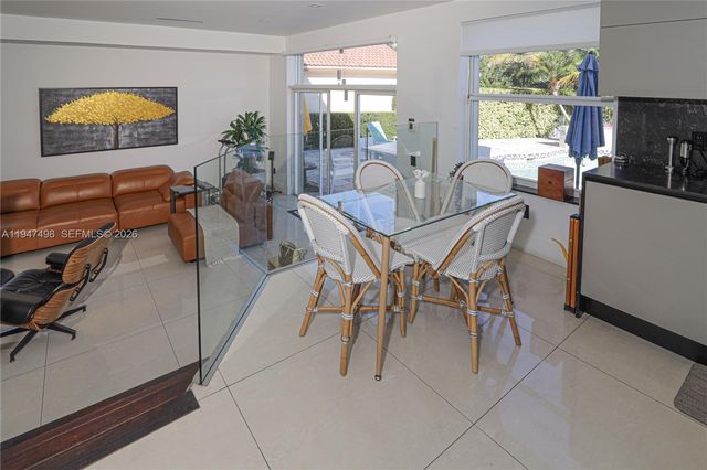 5901 NW 110th Ct, Doral, FL 33178