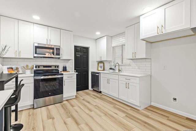 9703 Gold Dust, San Antonio, TX 78245