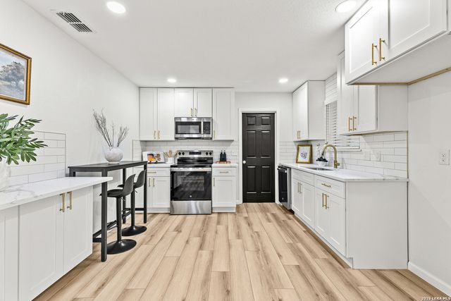 9703 Gold Dust, San Antonio, TX 78245