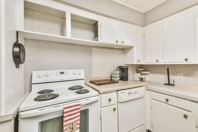 107 Sunset Heights Avenue, Dayton, TX 77535