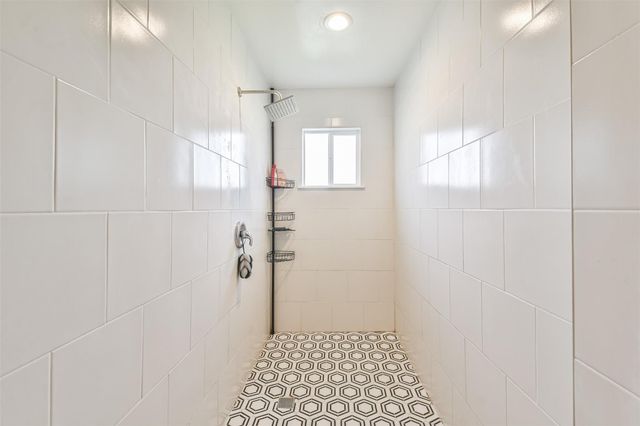 107 Sunset Heights Avenue, Dayton, TX 77535