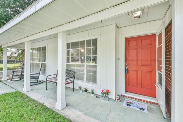 107 Sunset Heights Avenue, Dayton, TX 77535