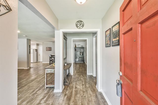 107 Sunset Heights Avenue, Dayton, TX 77535