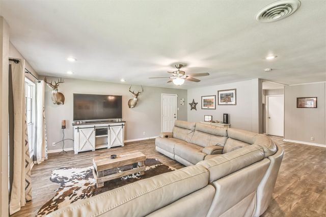 107 Sunset Heights Avenue, Dayton, TX 77535