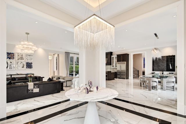 6211 DOVECOTE LN, Memphis, TN 38120