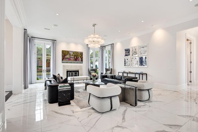 6211 DOVECOTE LN, Memphis, TN 38120