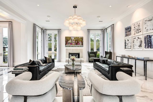 6211 DOVECOTE LN, Memphis, TN 38120