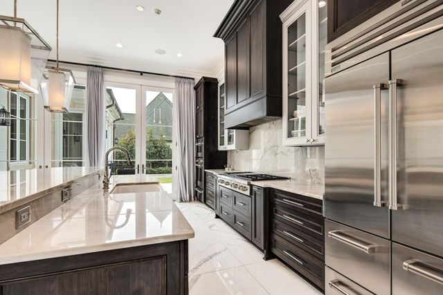 6211 DOVECOTE LN, Memphis, TN 38120