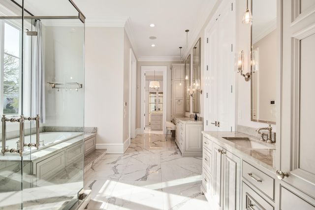 6211 DOVECOTE LN, Memphis, TN 38120