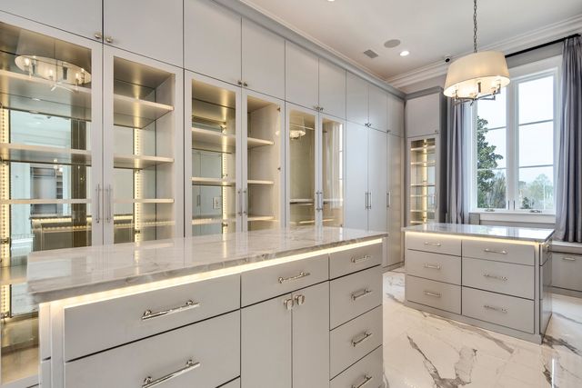 6211 DOVECOTE LN, Memphis, TN 38120