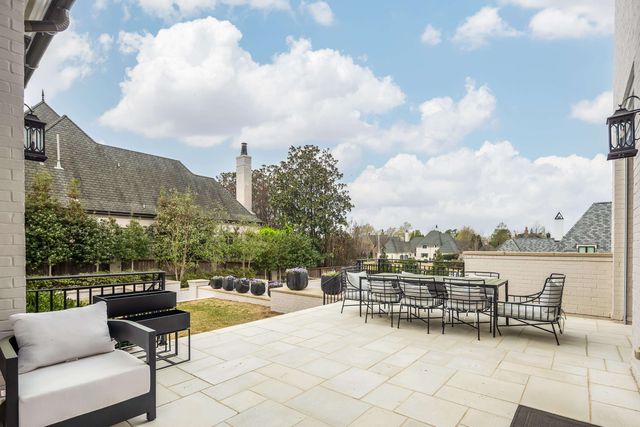 6211 DOVECOTE LN, Memphis, TN 38120