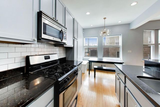 3848 W Sunnyside Avenue 1E, Chicago, IL 60625