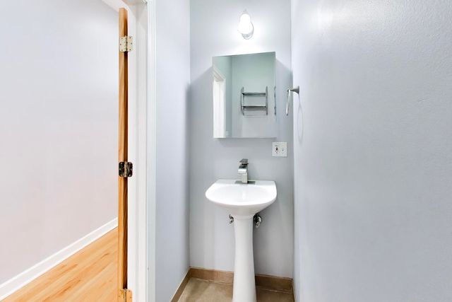 3848 W Sunnyside Avenue 1E, Chicago, IL 60625