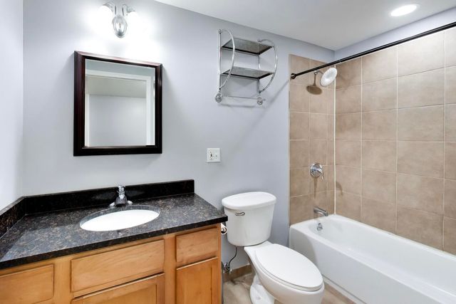 3848 W Sunnyside Avenue 1E, Chicago, IL 60625