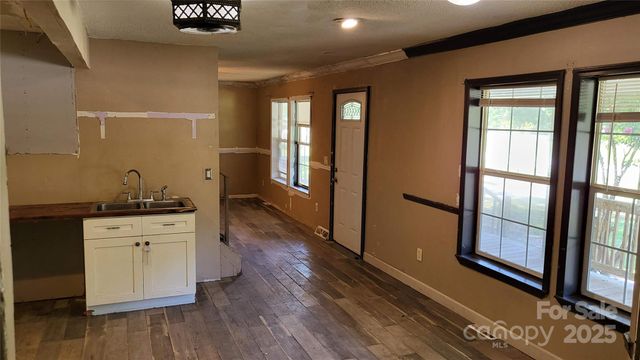 2425 Kershaw Camden Highway, Lancaster, SC 29720
