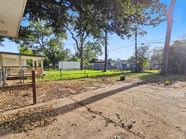1302 Westward, La Marque, TX 77568