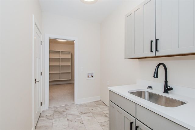 4201 Duck Drive, Ann Arbor, MI 48103