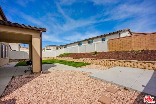 2060 Horizon Avenue, Banning, CA 92220