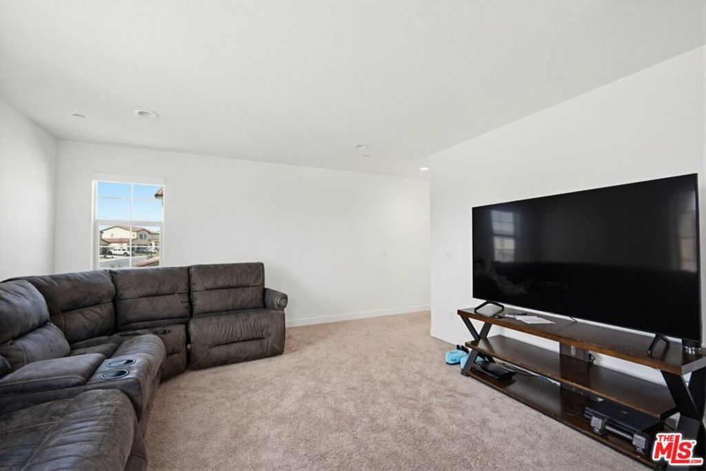 Image 37 of property listing at 2060 Horizon Avenue, Banning, CA 92220