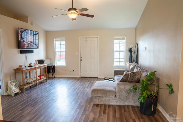 8951 Gristmill Way, Milton, FL 32583