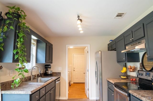 8951 Gristmill Way, Milton, FL 32583