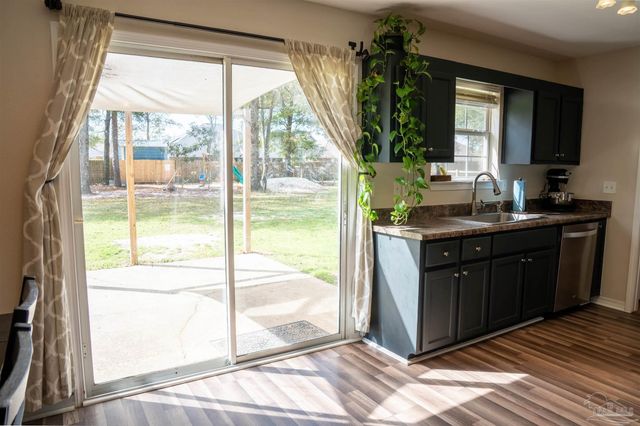 8951 Gristmill Way, Milton, FL 32583