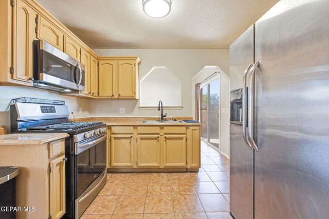 12064 CASTLE KEEP Circle, El Paso, TX 79936