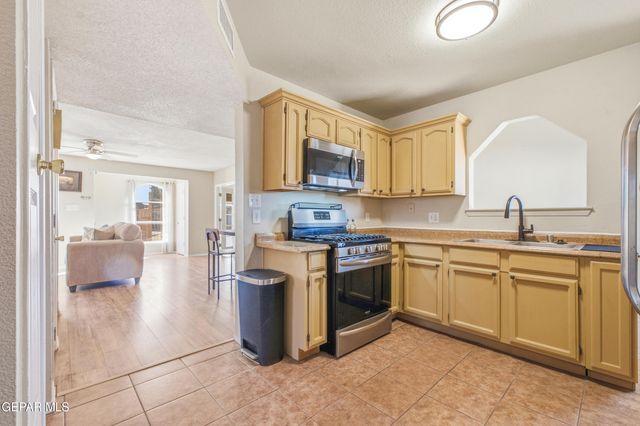 12064 CASTLE KEEP Circle, El Paso, TX 79936