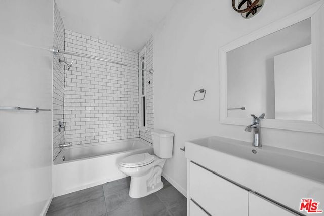 3209 Descanso Drive, Los Angeles, CA 90026