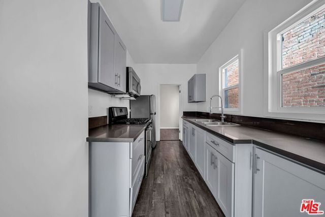 3209 Descanso Drive, Los Angeles, CA 90026