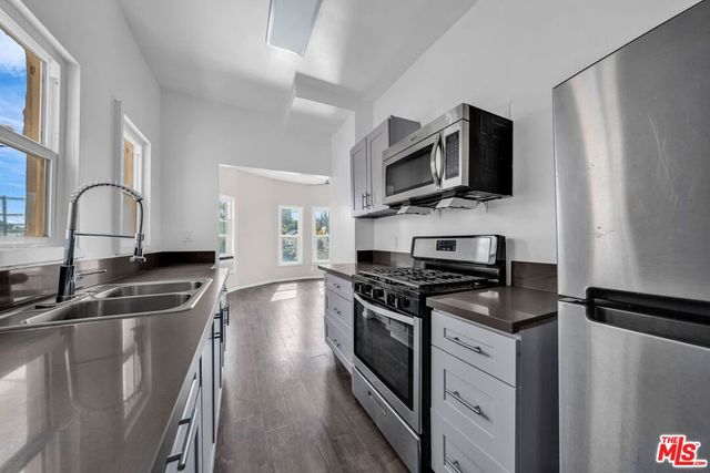 3209 Descanso Drive, Los Angeles, CA 90026