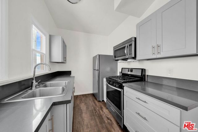 3209 Descanso Drive, Los Angeles, CA 90026