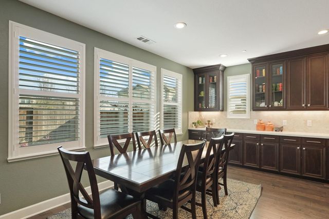 198 Cottage Ln, Lodi, CA 95242