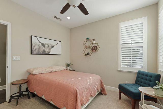 198 Cottage Ln, Lodi, CA 95242