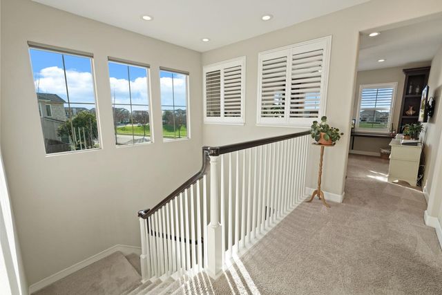 198 Cottage Ln, Lodi, CA 95242