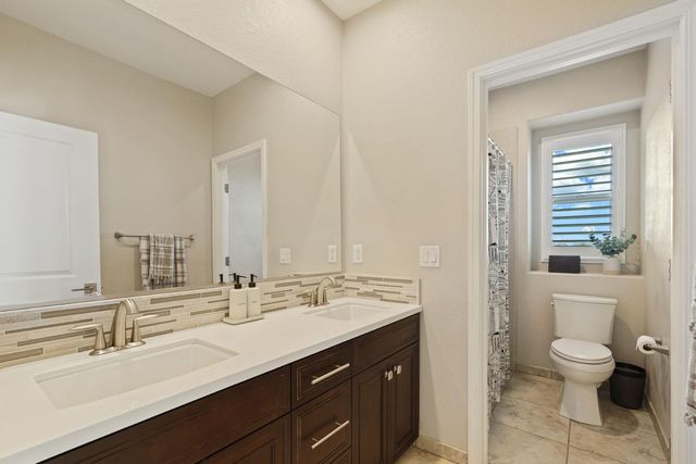 198 Cottage Ln, Lodi, CA 95242