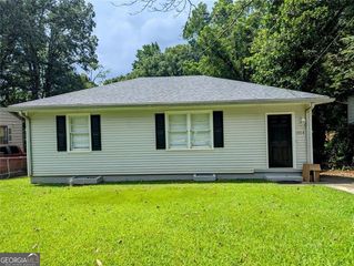 1954 W Taylor Avenue, East Point, GA 30344