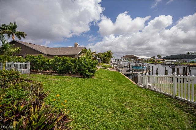 3505 SE 19th PL, Cape Coral, FL 33904